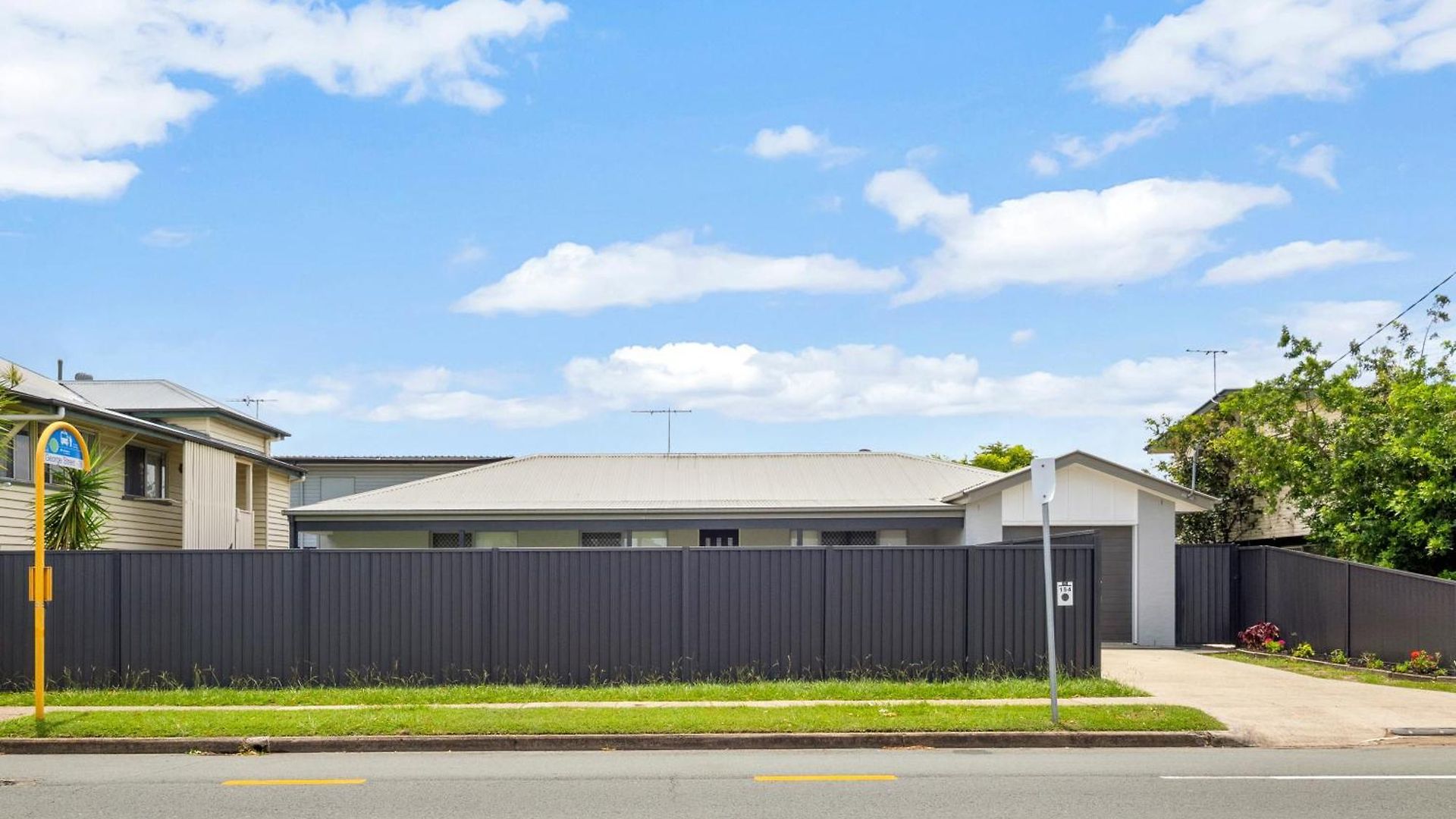 3 Bedroom Fully Renovated Away From Holiday home