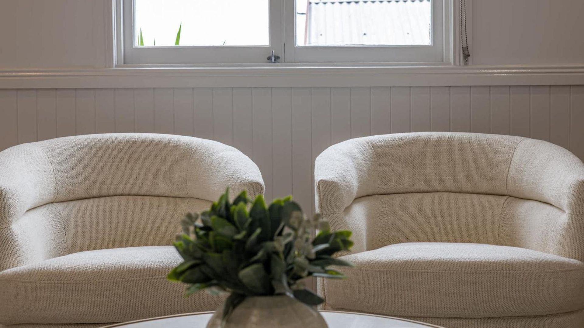 4 Bed Queenslander Views Walk To Suncorp Deck + Parking
