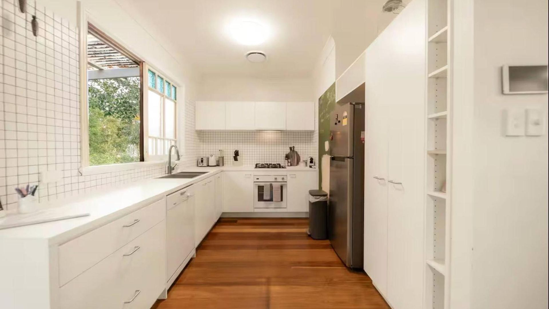 3br Charming Queenslander Mins Drive To Cbd And Gabba Stadium!