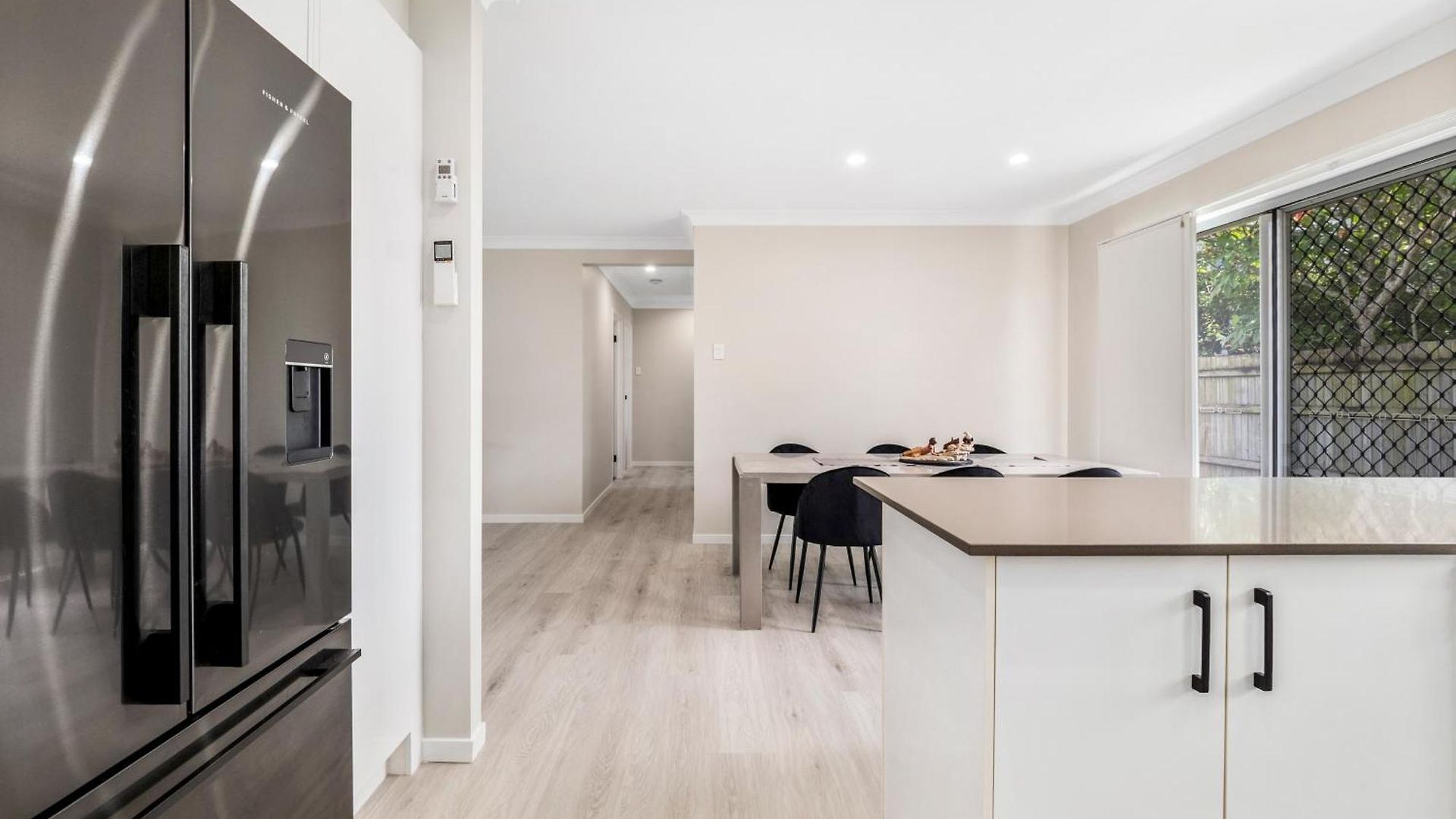 3 Bedroom Fully Renovated Away From * Brisbane