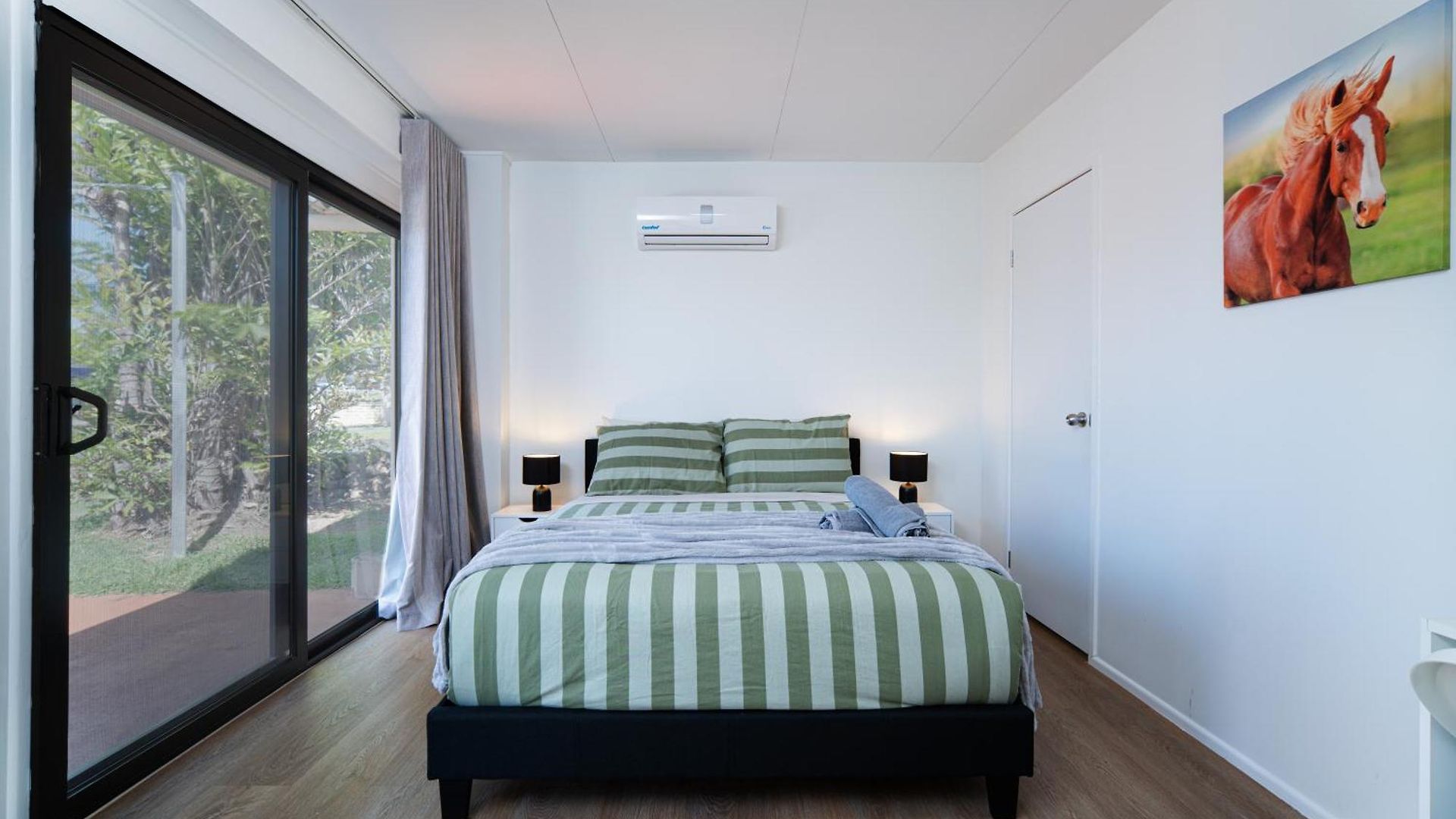 Self Contained 1br Near Pinelands Centre