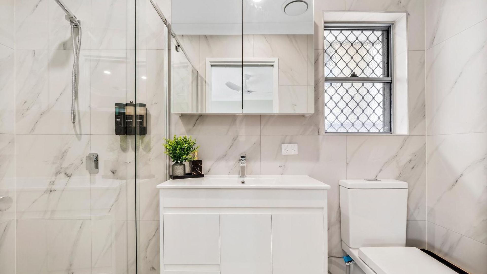 Holiday home 3 Bedroom Fully Renovated Away From Brisbane