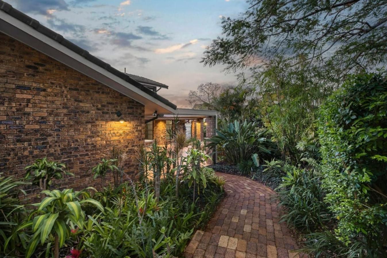 Spacious 4br Family In Sunnybank