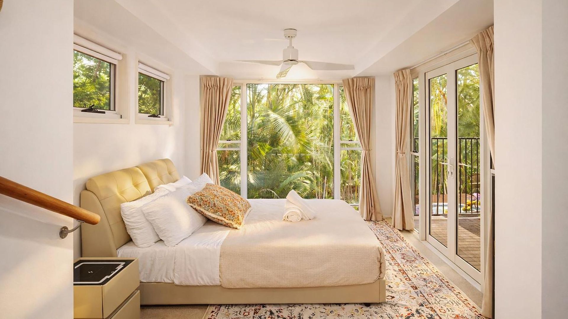 Villa 5br Pool - Bbq Retreat - Sleeps 11 Max - Ev Station