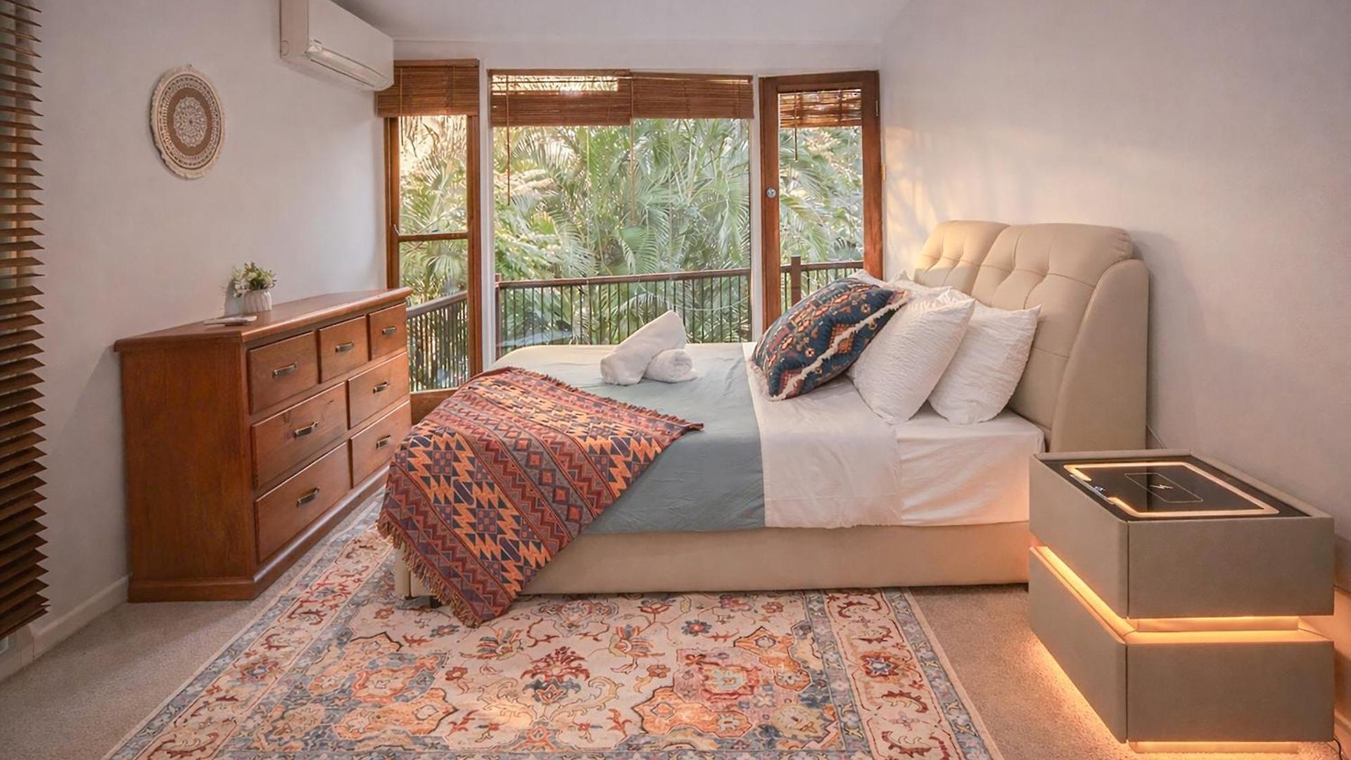 Villa 5br Pool - Bbq Retreat - Sleeps 11 Max - Ev Station