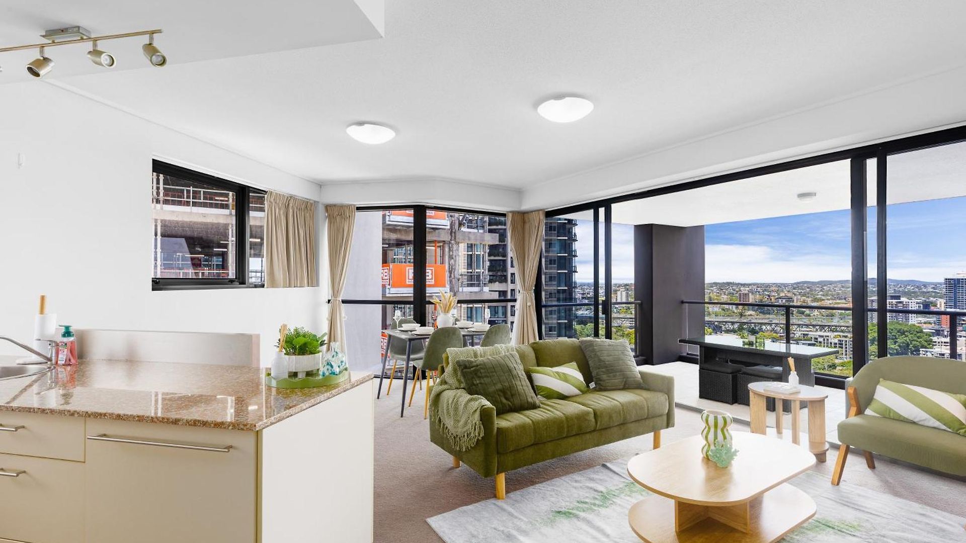 Oaks Panoramic 2br With Pool, Parking, Gym * Brisbane