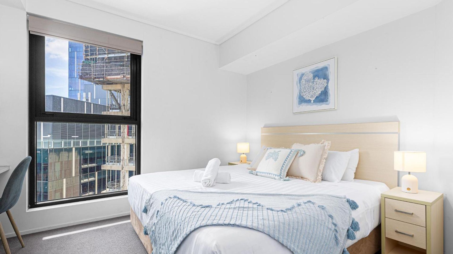 Oaks Panoramic 2br With Pool, Parking, Gym
