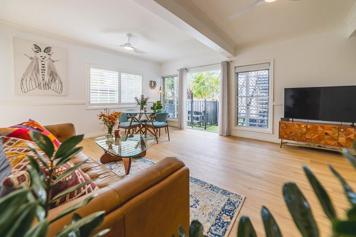 Stylish, Spacious Retreat With Plunge Pool - Casa Cranbrook Apartment