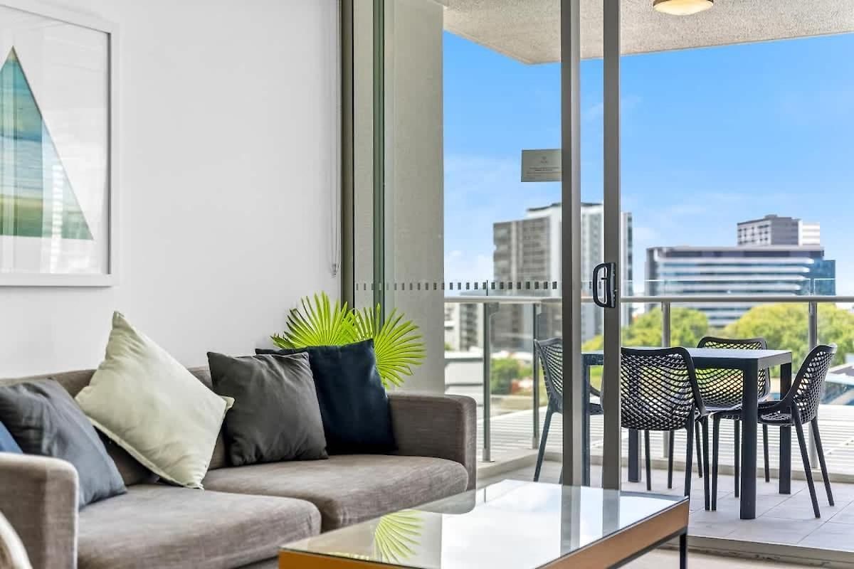 Belise - Executive 8th Floor For 2 *