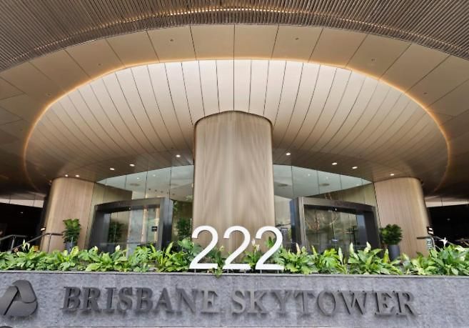 Skyrise Upper Floor Infinite Pool