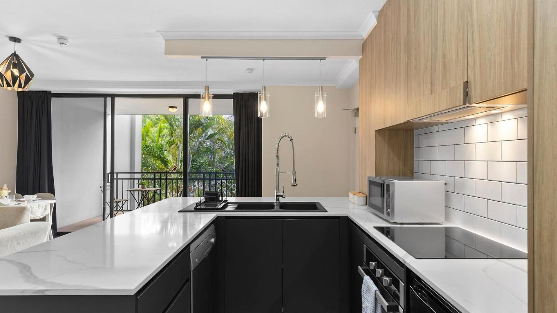 Modern Tropical 1br Oasis In Spring Hill Apartment *