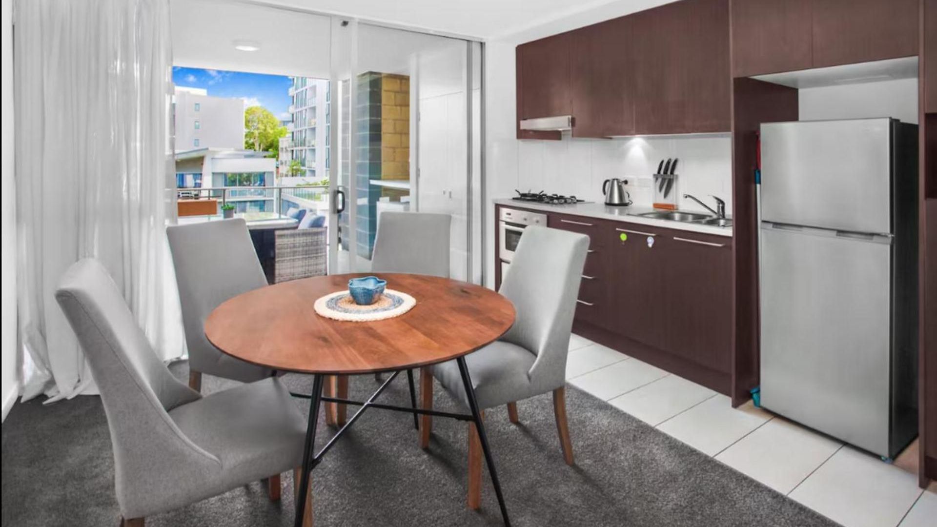 Apartment Stylish 2 Bdr Near Qut And Rbwh With Parking