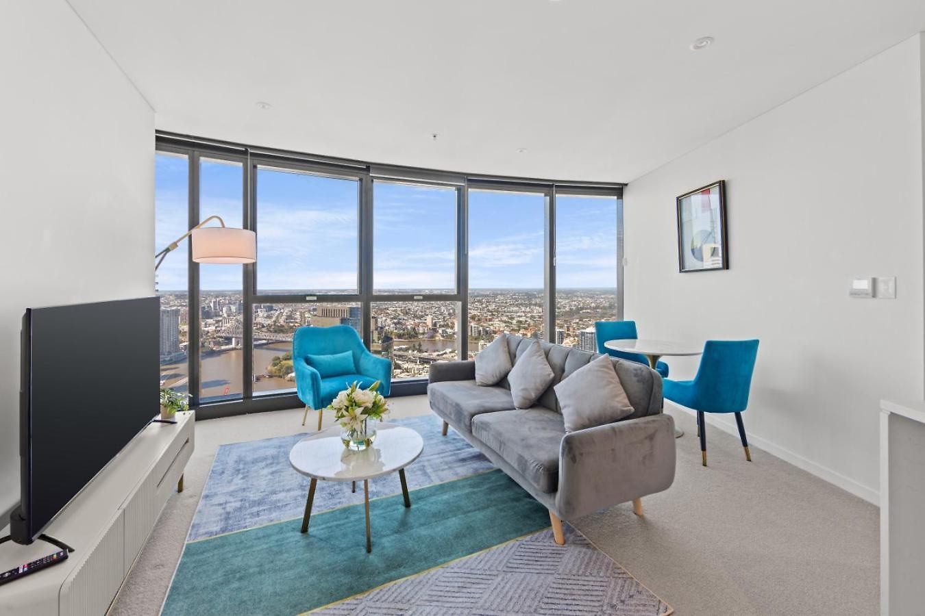 1 Bedroom Sky High Escape With Stunning Views *