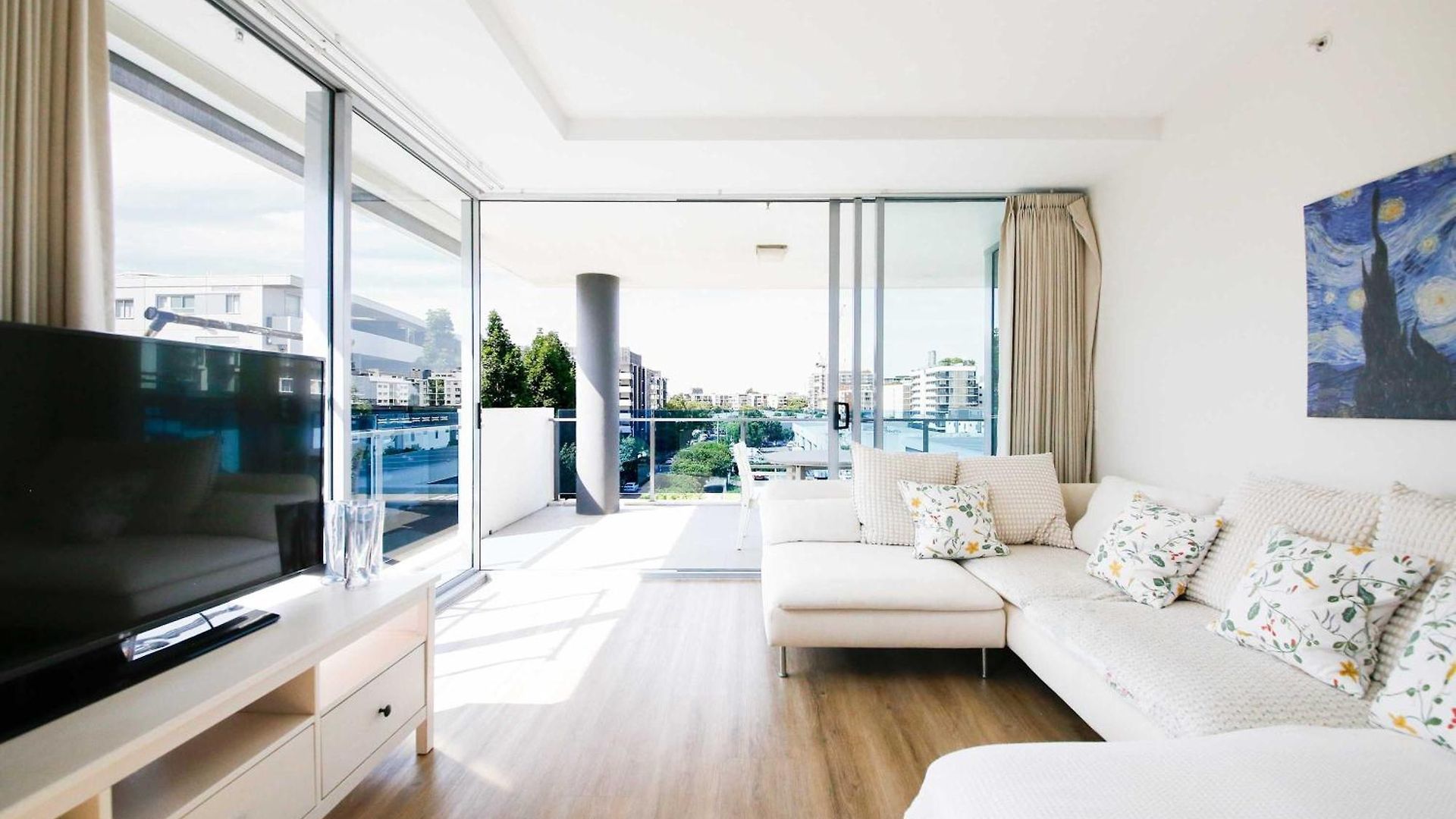 Family-friendly 2brwalk To River & Shops Pool&gym Brisbane