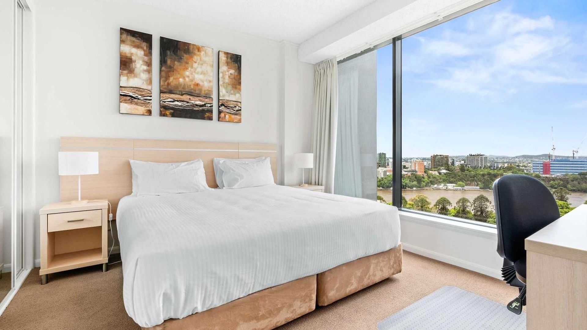 2-bed With River Views Apartment