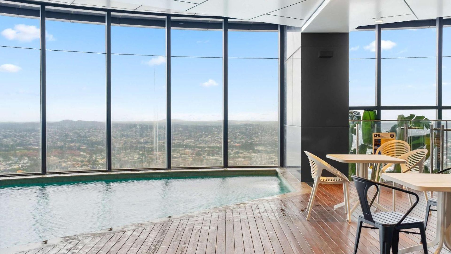 Luxurious 1 Bed Apartment *