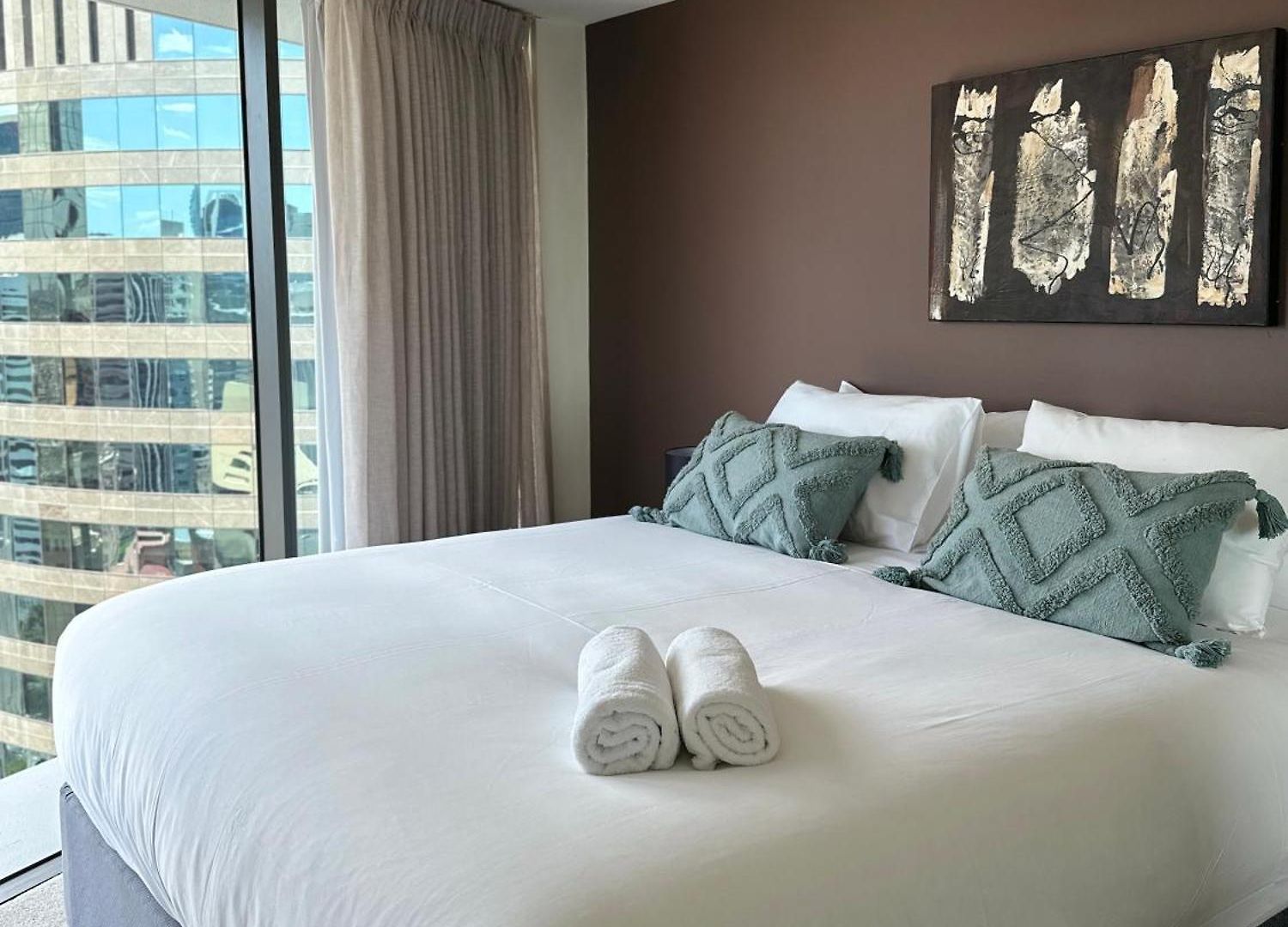 Modern Escape In The Heart Of With An Amazing River View! Brisbane