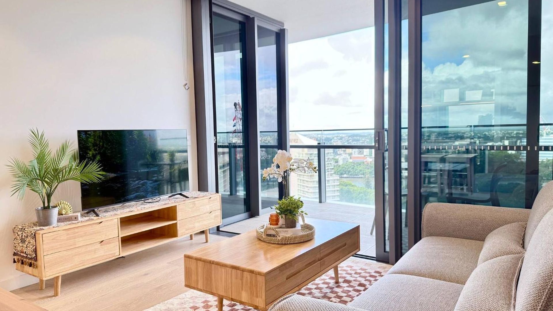 1br Premium In Qwr - Level 22 Privately Managed Brisbane