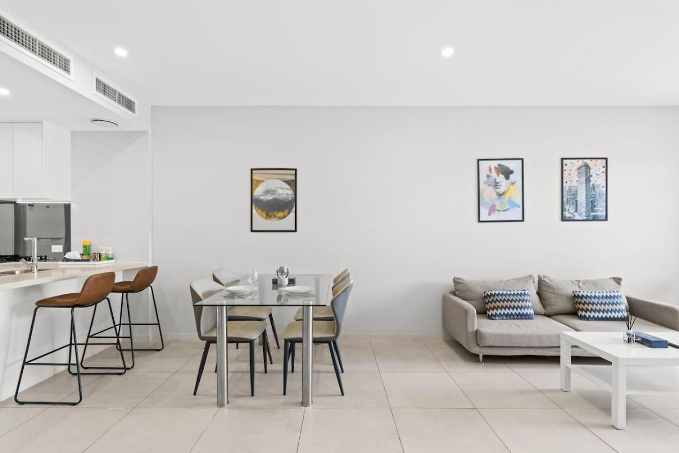 Modern 2br Easy Access To Everywhere Brisbane