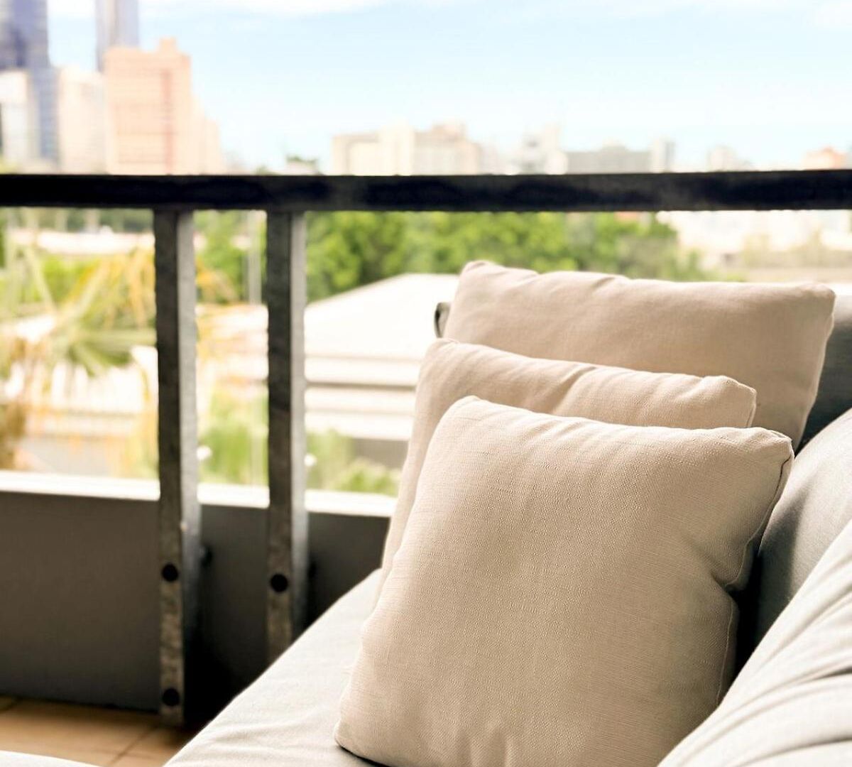 South Bank Penthouse - Streets Access - Free Parking Apartment *
