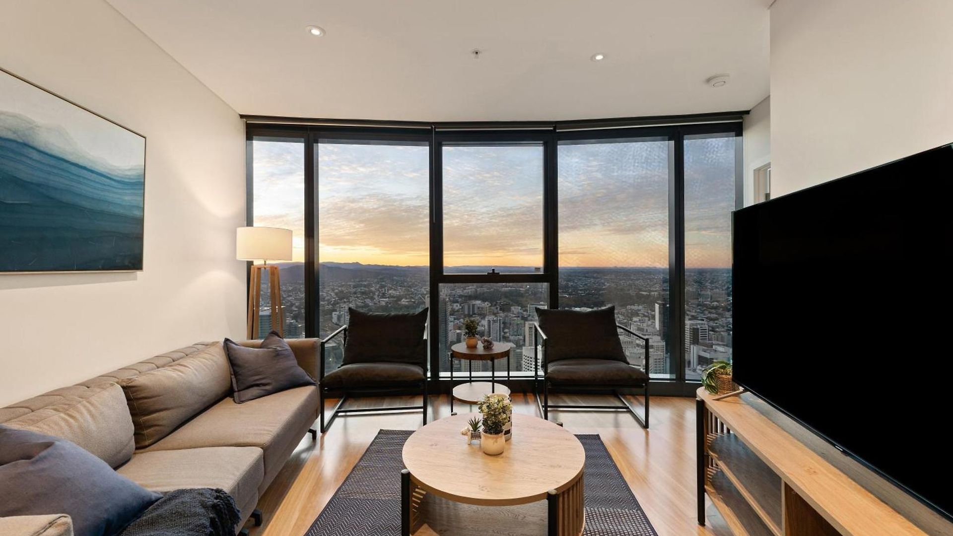 Skytower 72nd Floor 3br With Parking, Pool And Gym * Brisbane