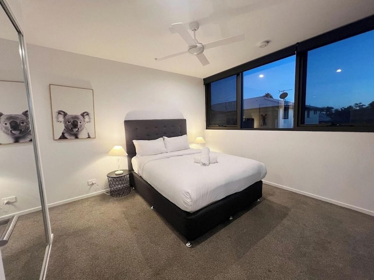 Riverside Modern 2br East With Parking Brisbane