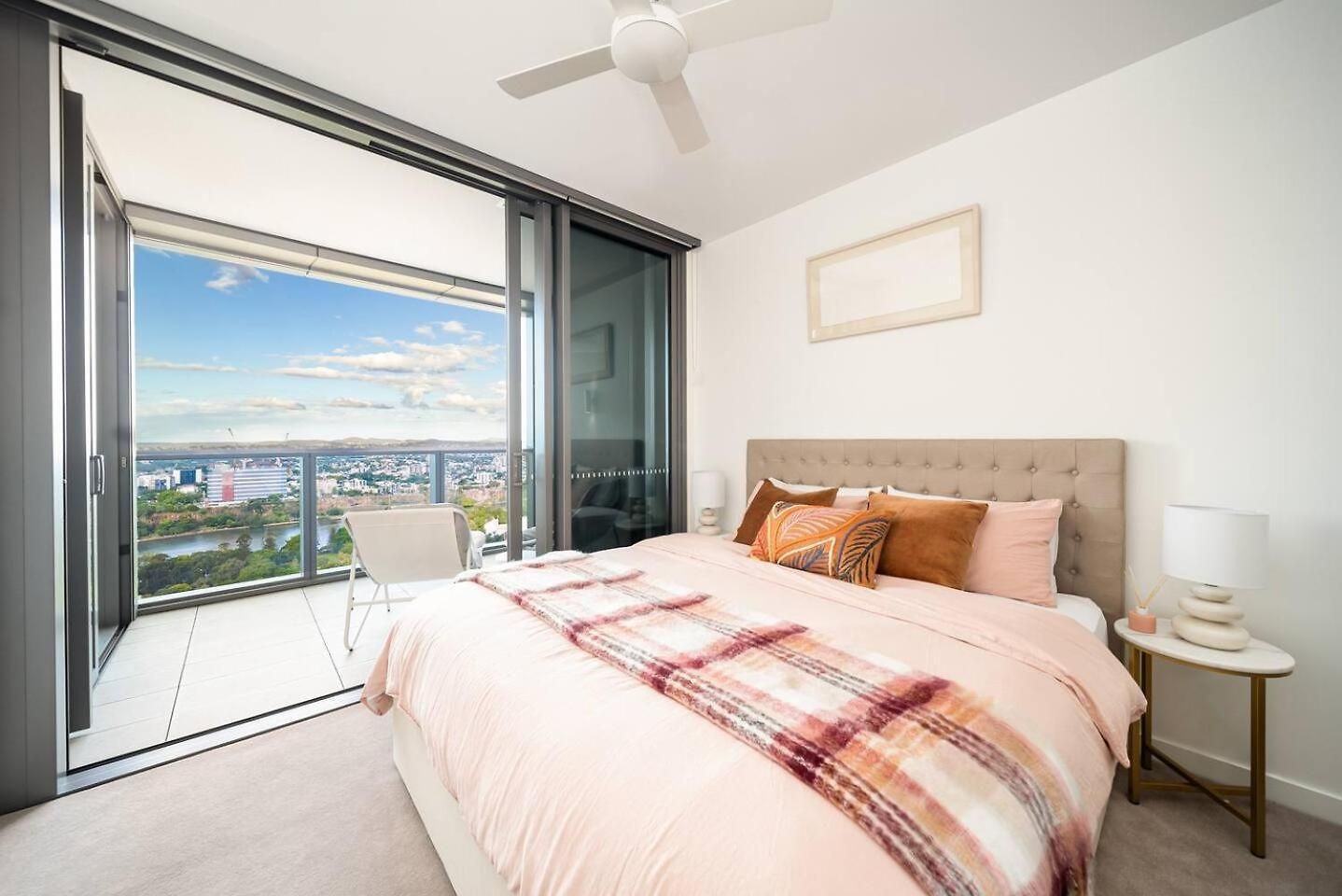 Apartment Queens Wharf 1b Study - Level 29 View Brisbane