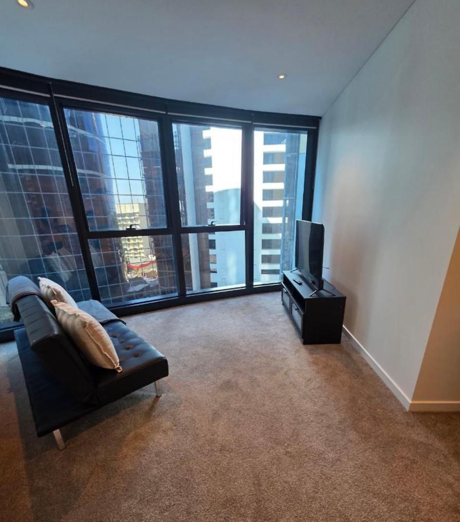 Upper Skyrise Unit Cbd Pool Gym Apartment *