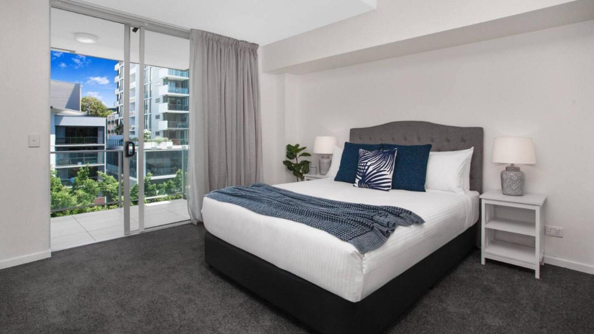 Stylish 2 Bdr Near Qut And Rbwh With Parking Apartment *