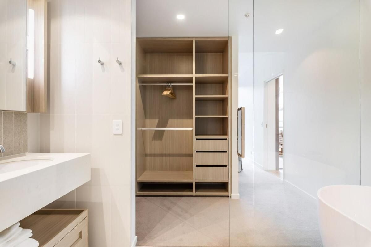 Apartment Gorgeous 3br With Study Overlooking Bne River *