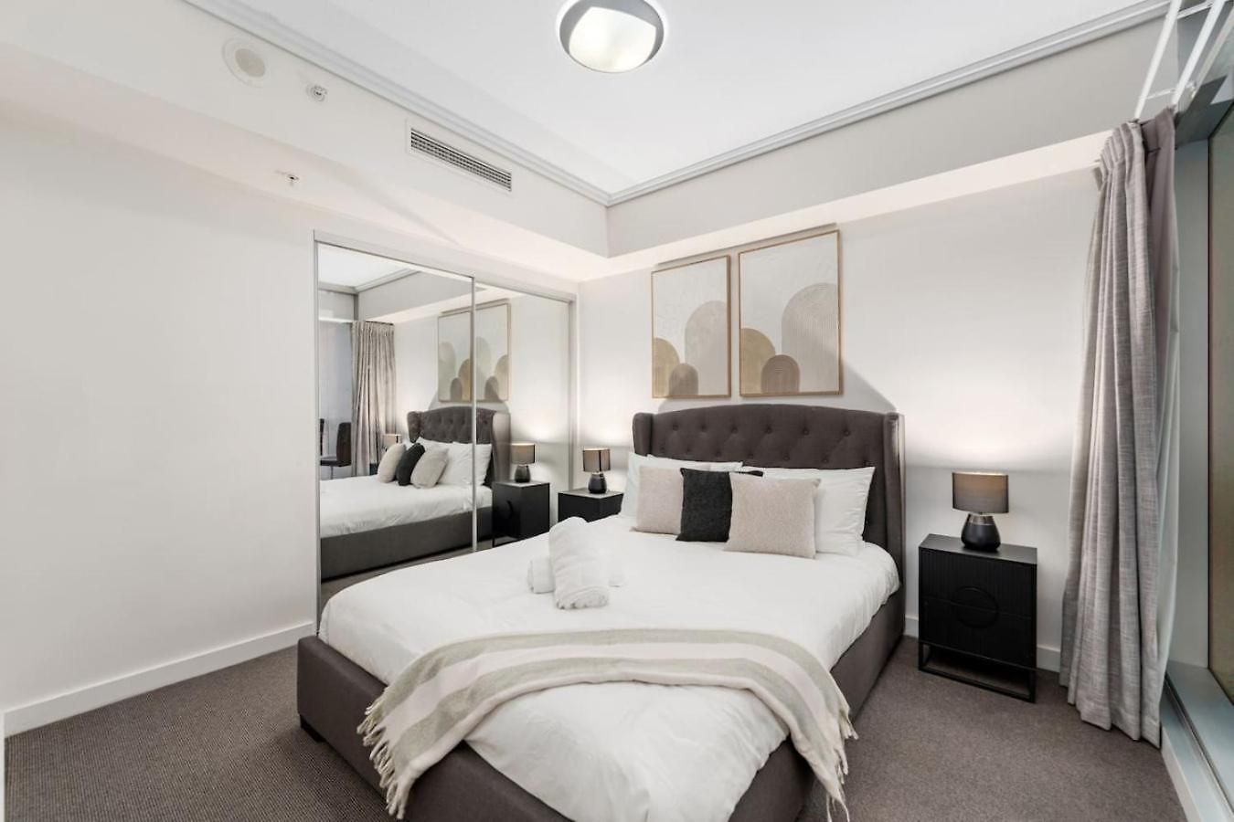 Dusk A Luxury 2bed 2bath Cbd Sky With Pool Parking And * Brisbane
