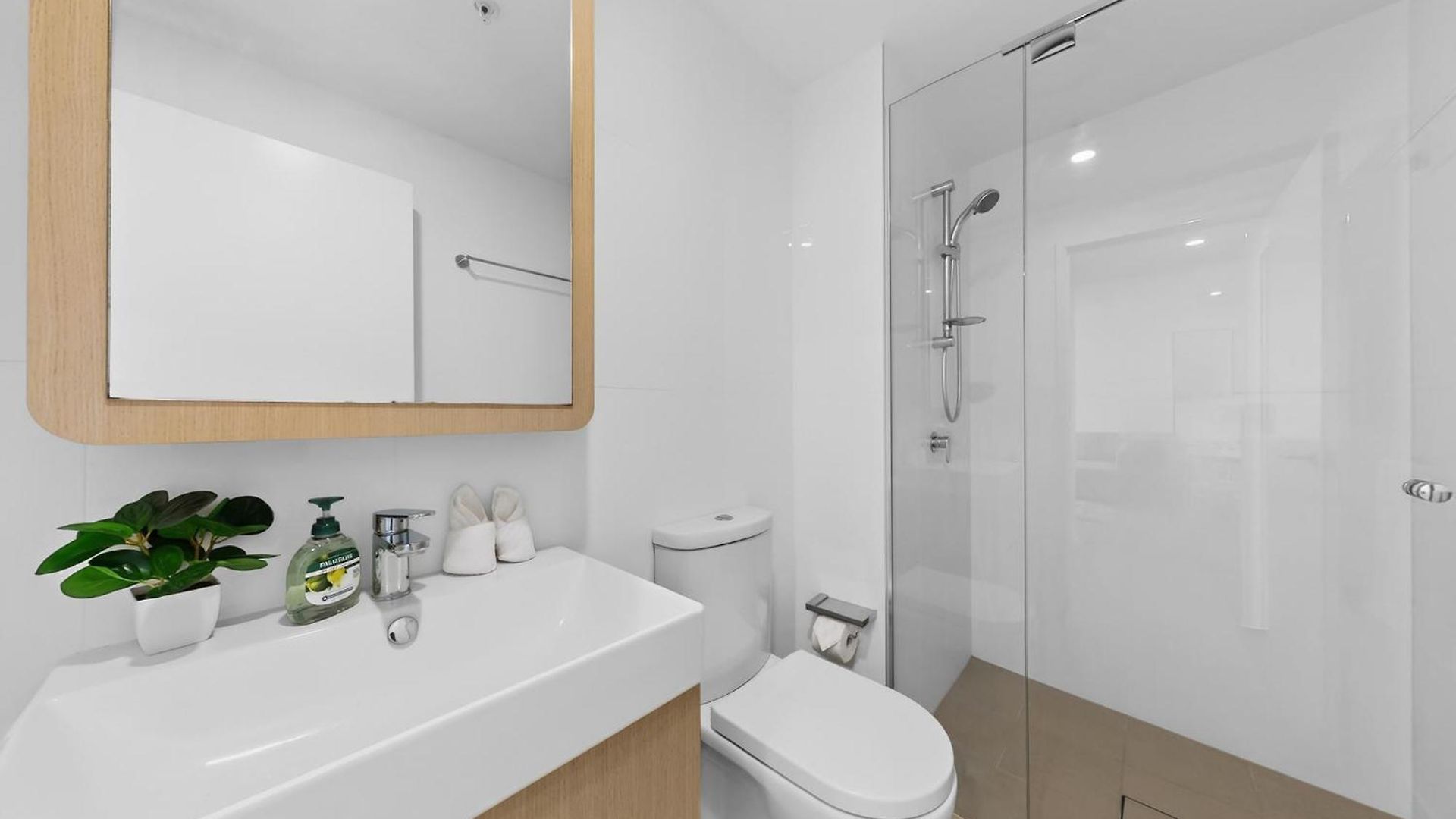 Apartment One Views Level 15 2br