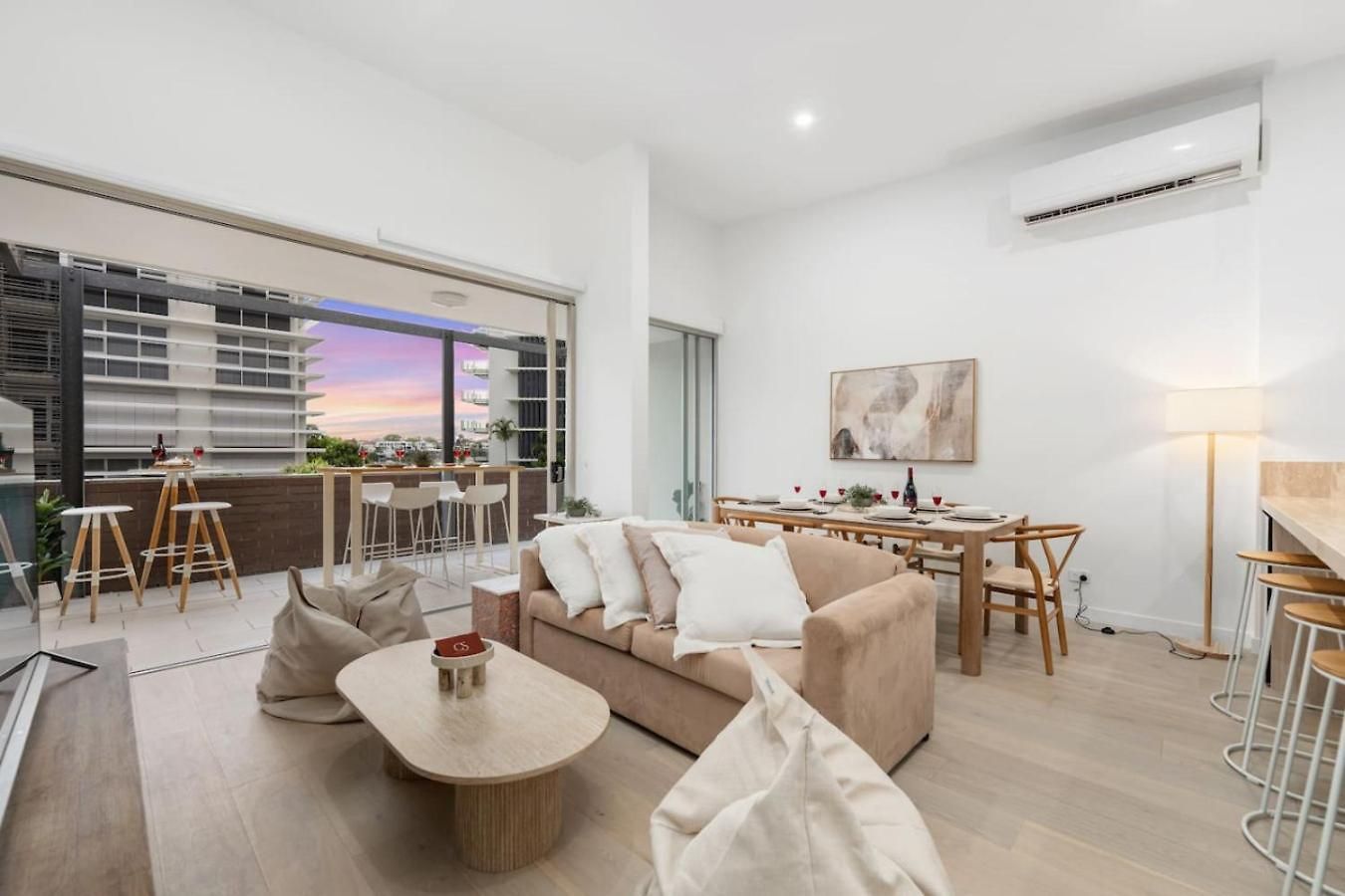 Dune Designer 2 Bedroom With River Views Parking Pool