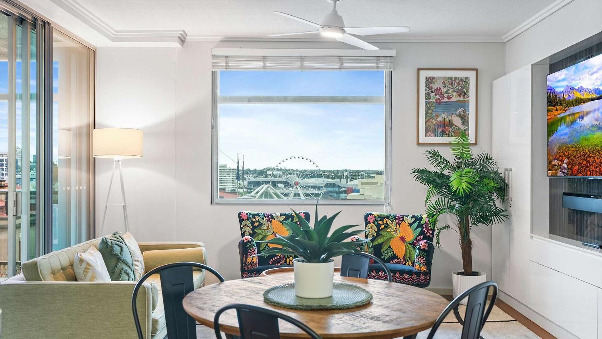 2 Bed 2 Bath Parking