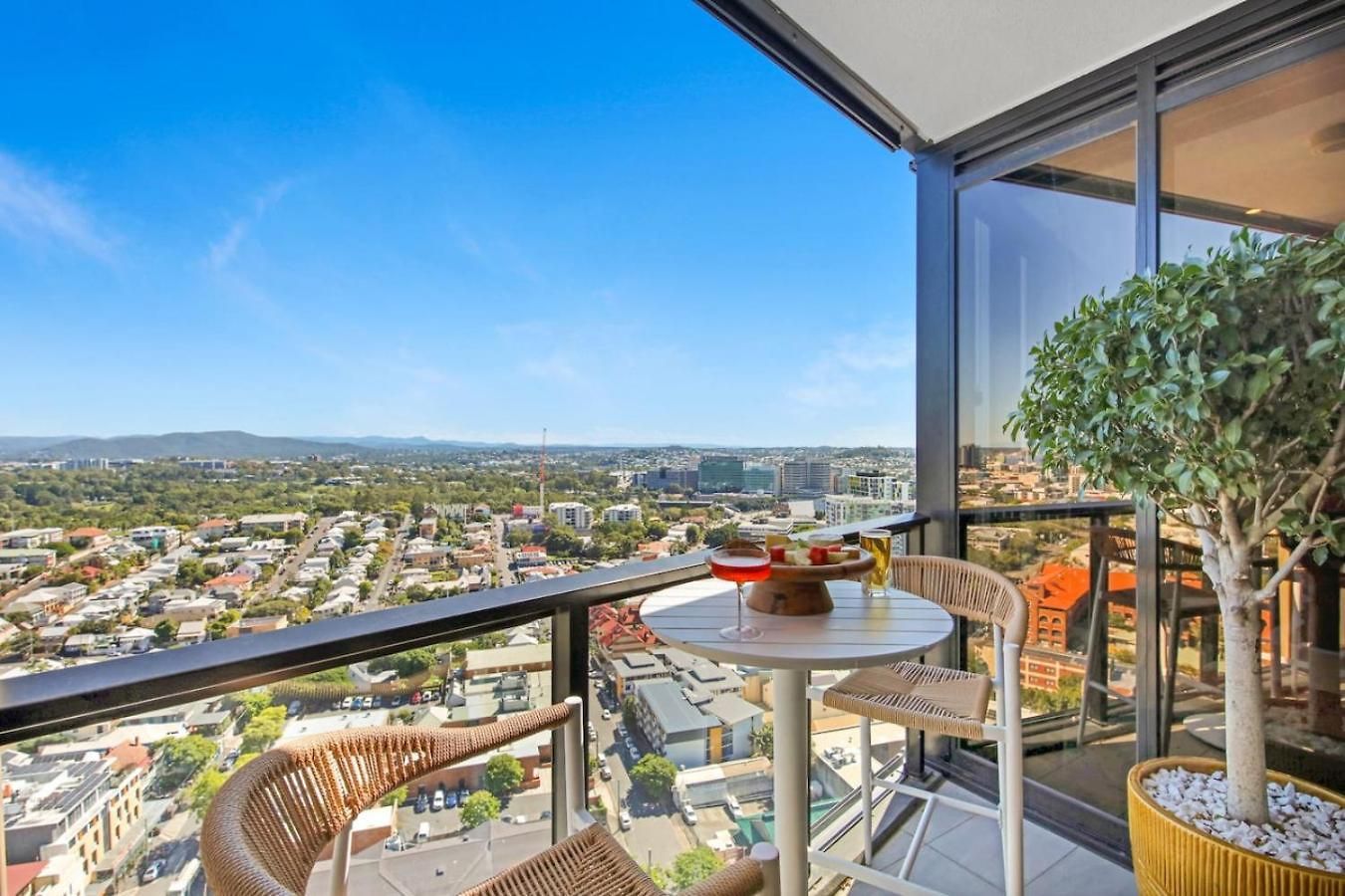 The Valley Vibe That View Apartment *