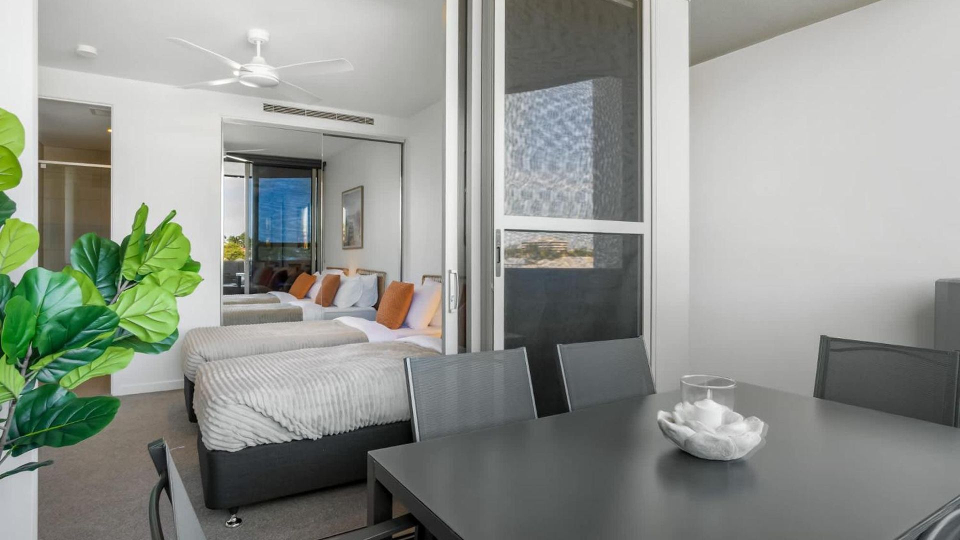 Gabba Retreat - Rooftop Pool & Stunning View Apartment Brisbane