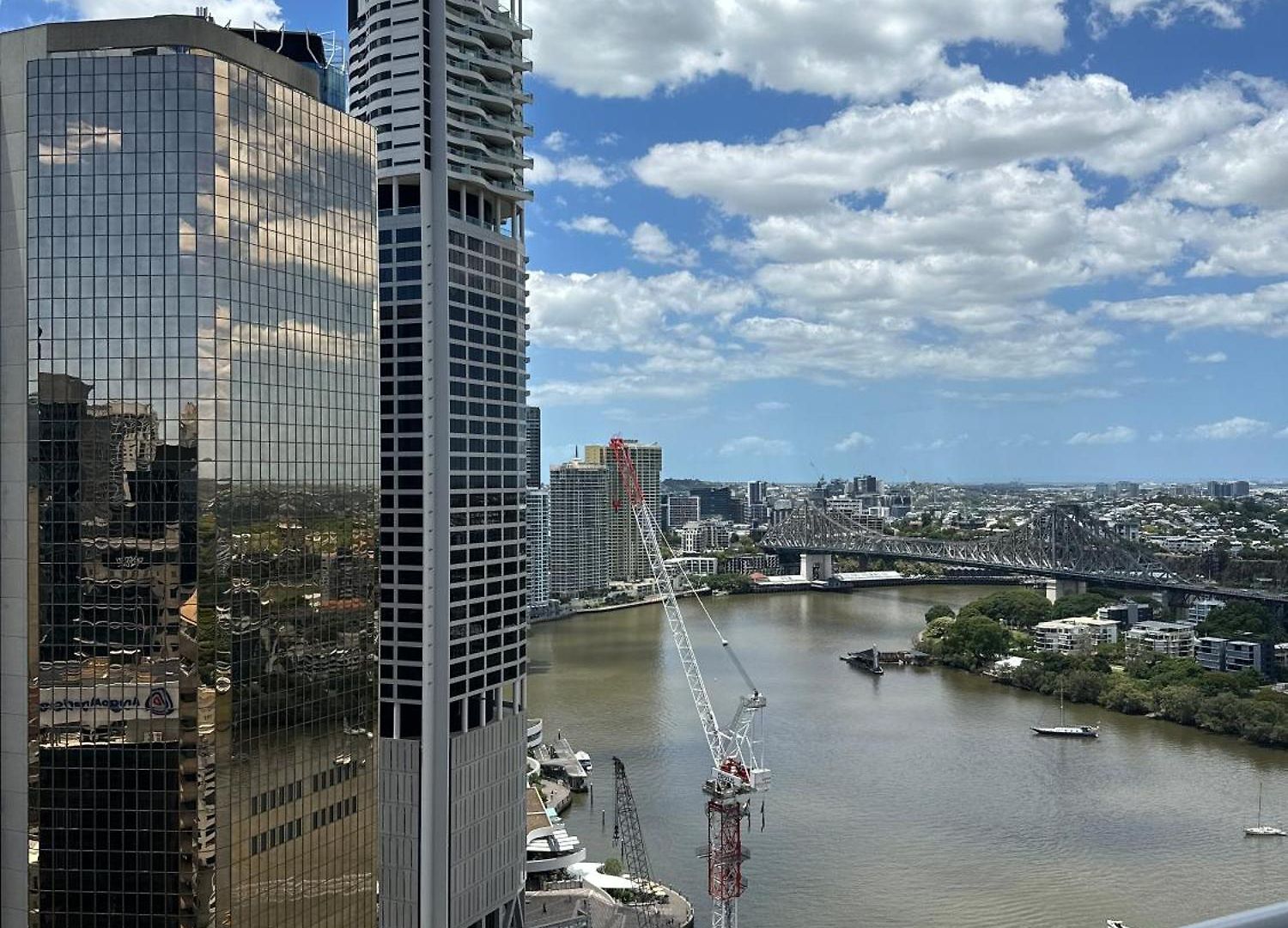 Modern Escape In The Heart Of With An Amazing River View!