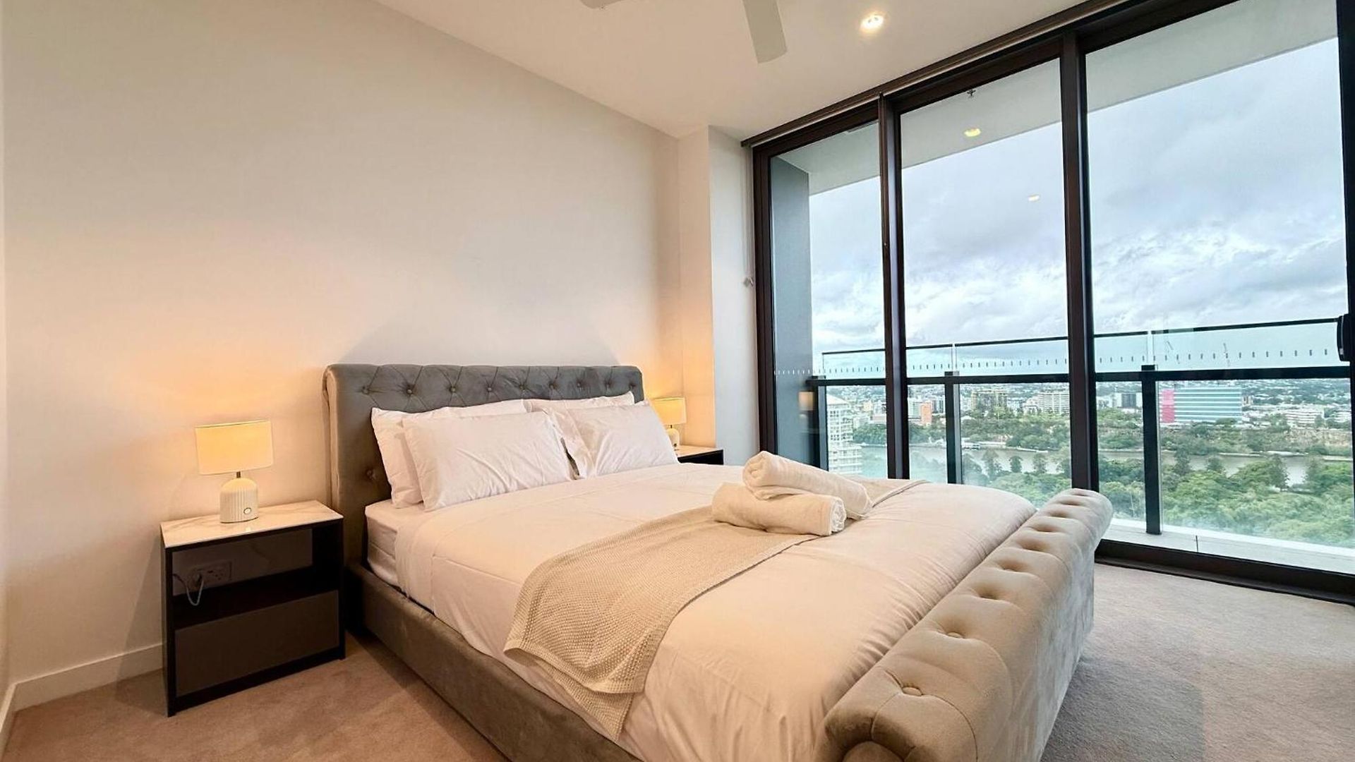 1br Premium In Qwr - Level 22 Privately Managed Apartment