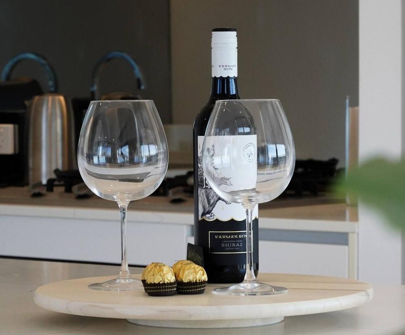 Stylish Escape - Views & Perks