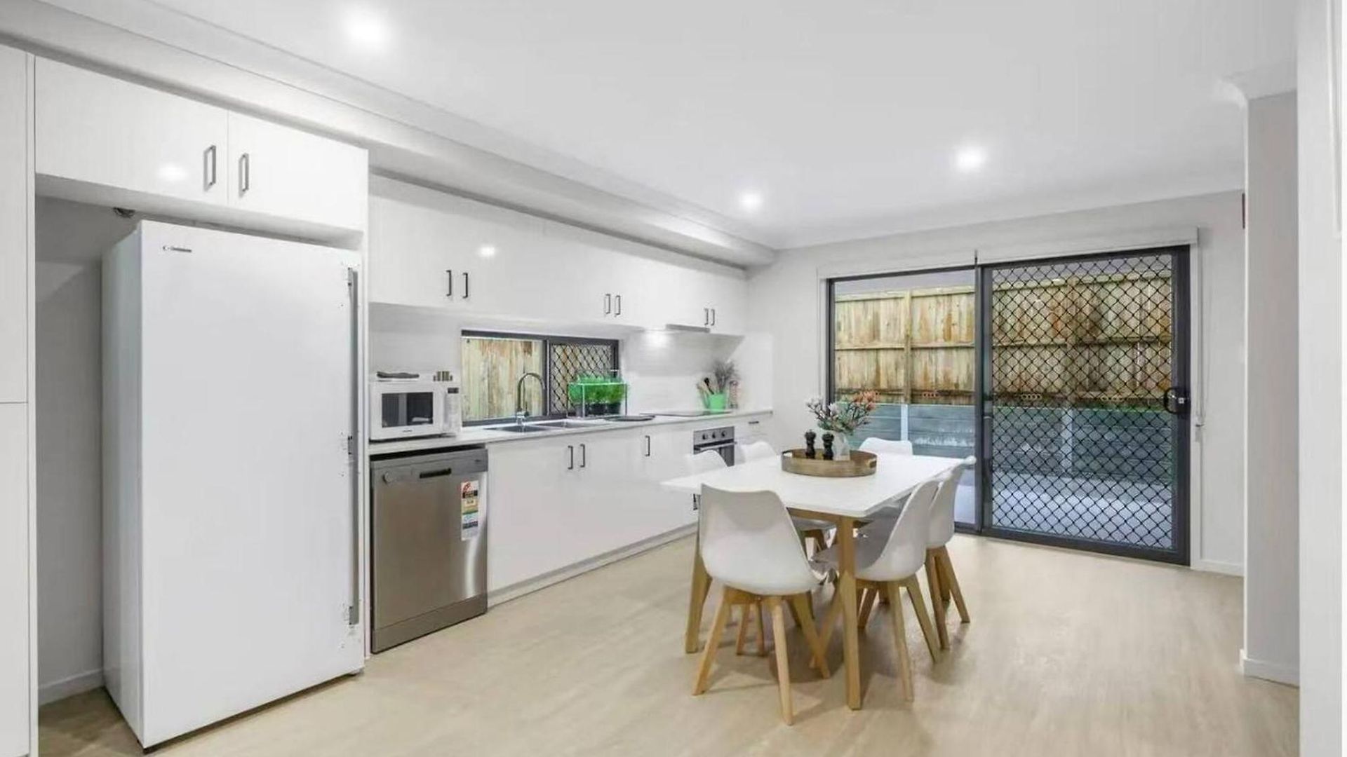 Cozy Sunnybank Base - Unit 3 | Near Shops & Eats Homestay *