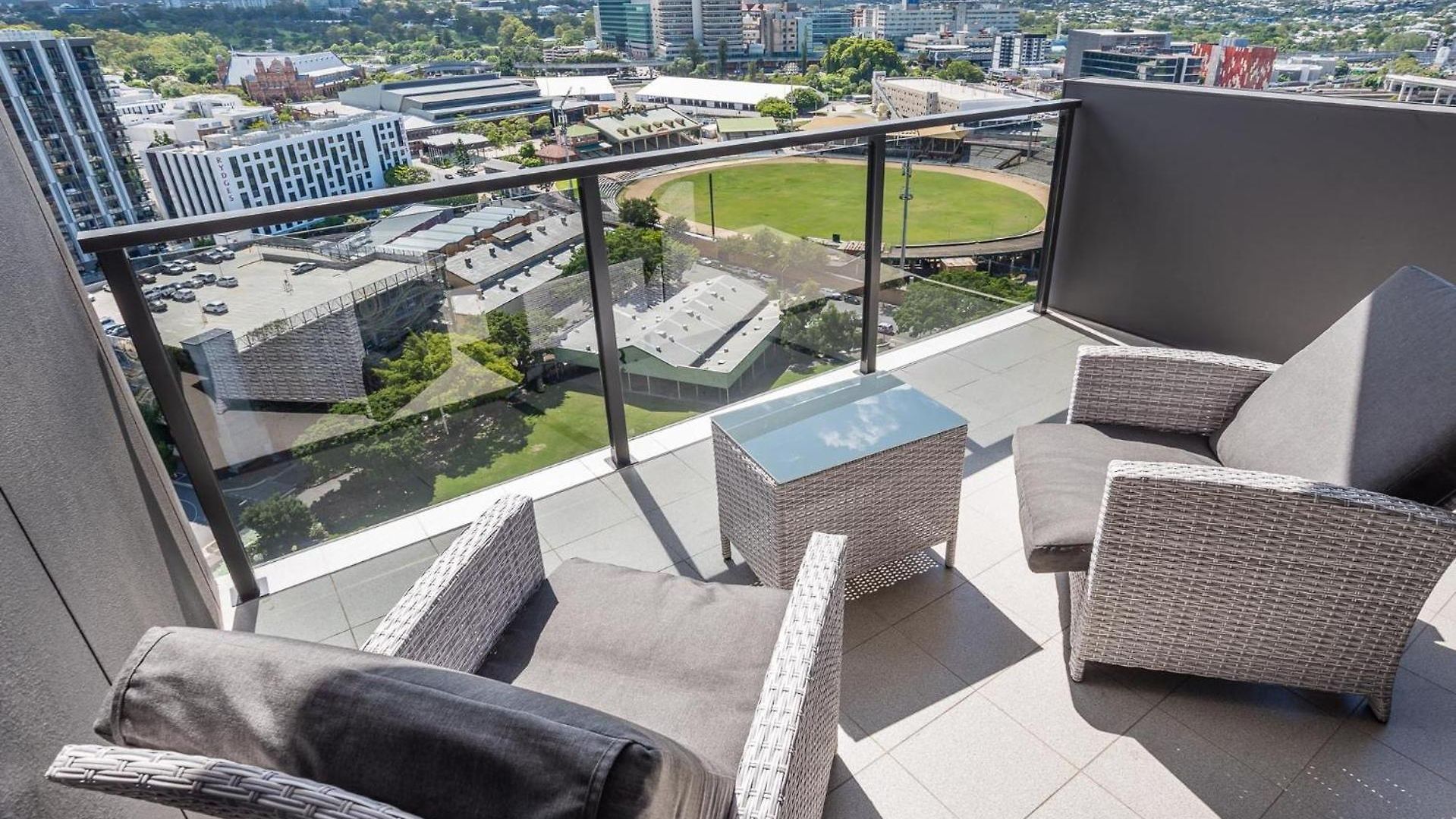 Bright Bowen Hills Apartment, Close To Life Apartment Brisbane