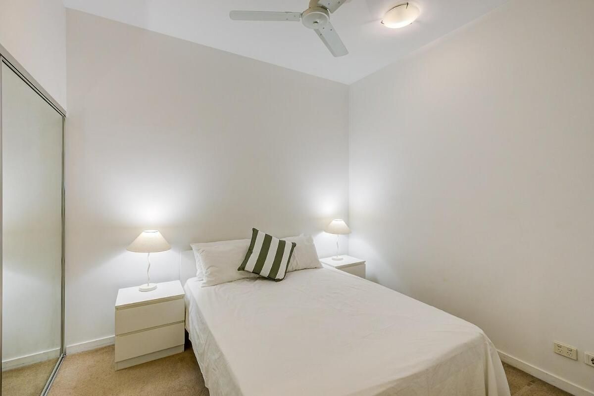Modern 1br Retreat - Pool, Gym, Parking - Walk To South Bank *