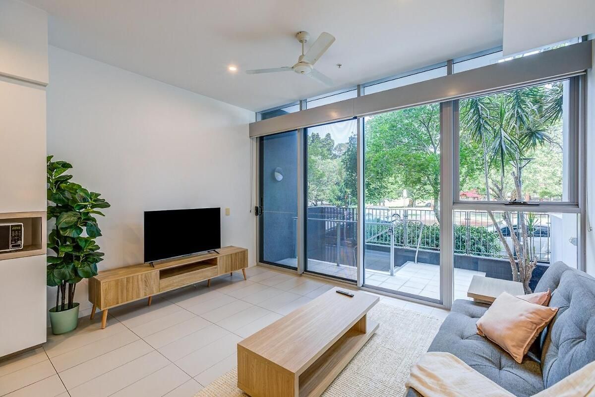 Apartment Modern 1br Retreat - Pool, Gym, Parking - Walk To South Bank *
