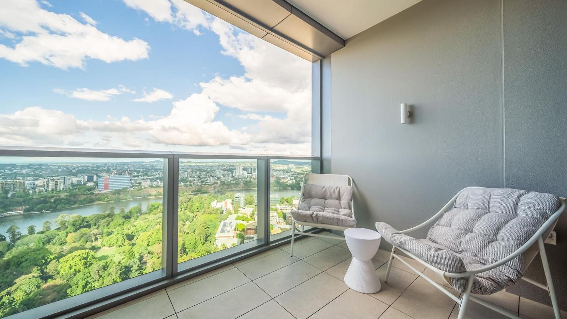 1bedroom Sip In Style In Queens Wharf - Level 33 With And River View * Brisbane