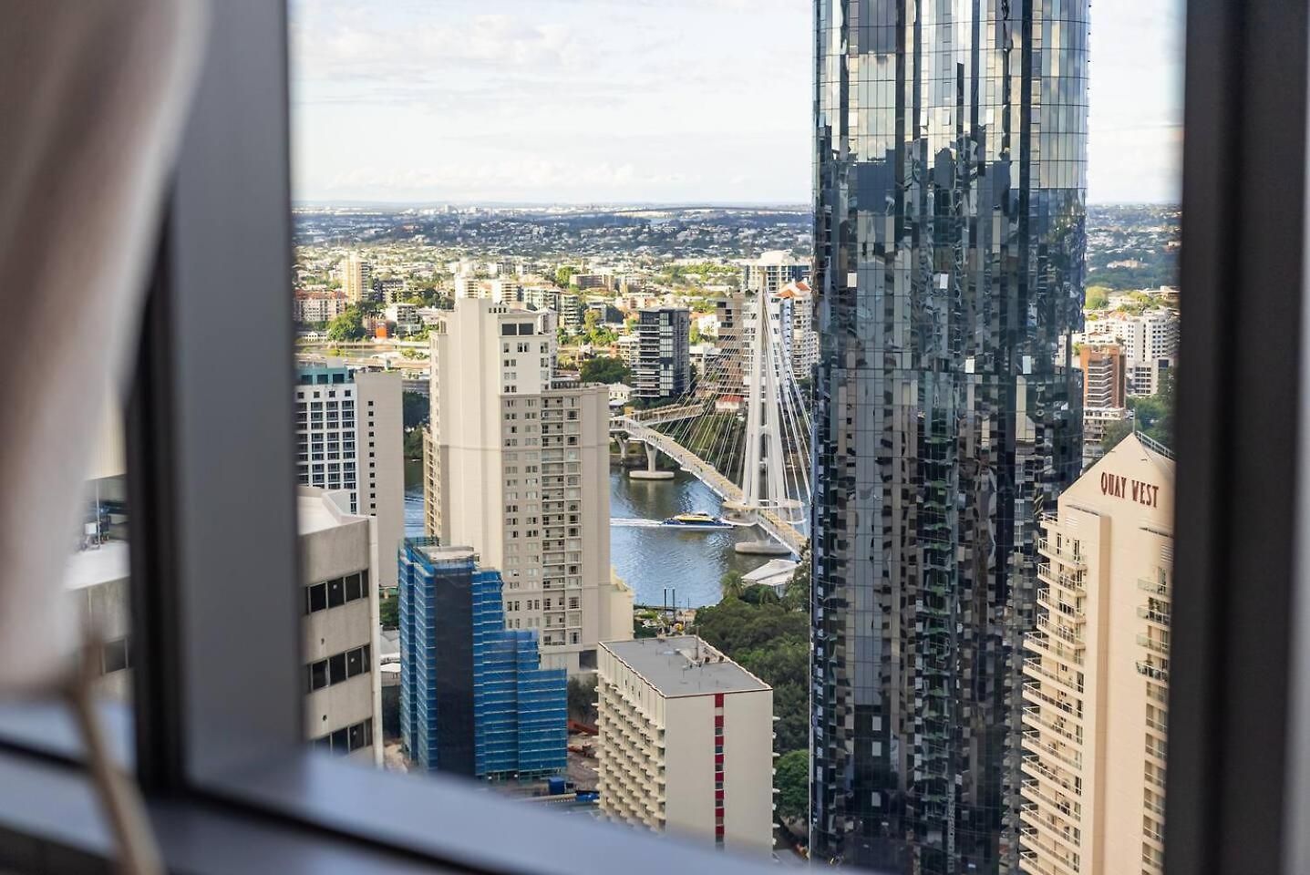 Queens Wharf 1b Study - Level 29 View Apartment *
