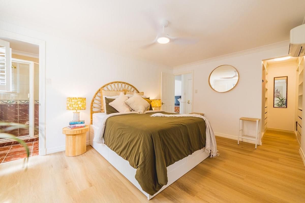 Stylish, Spacious Retreat With Plunge Pool - Casa Cranbrook Apartment