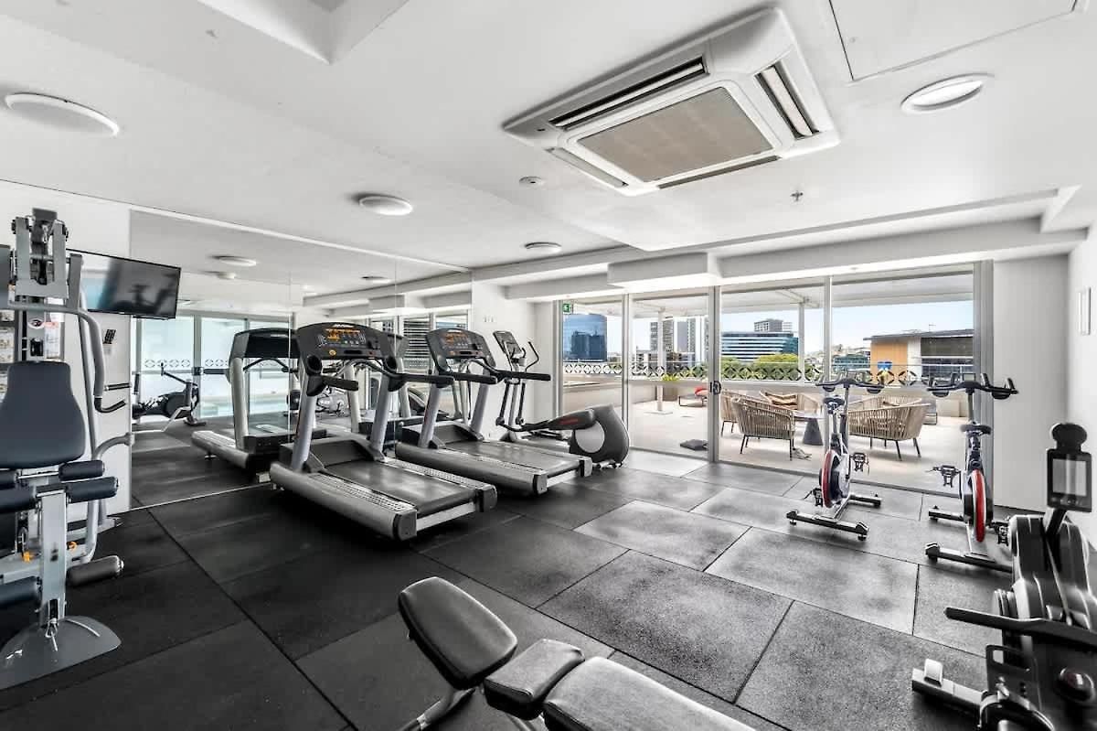 Belise - Executive 8th Floor For 2 *