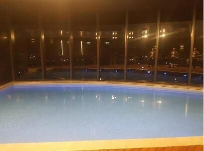 Skyrise Upper Floor Infinite Pool Apartment *