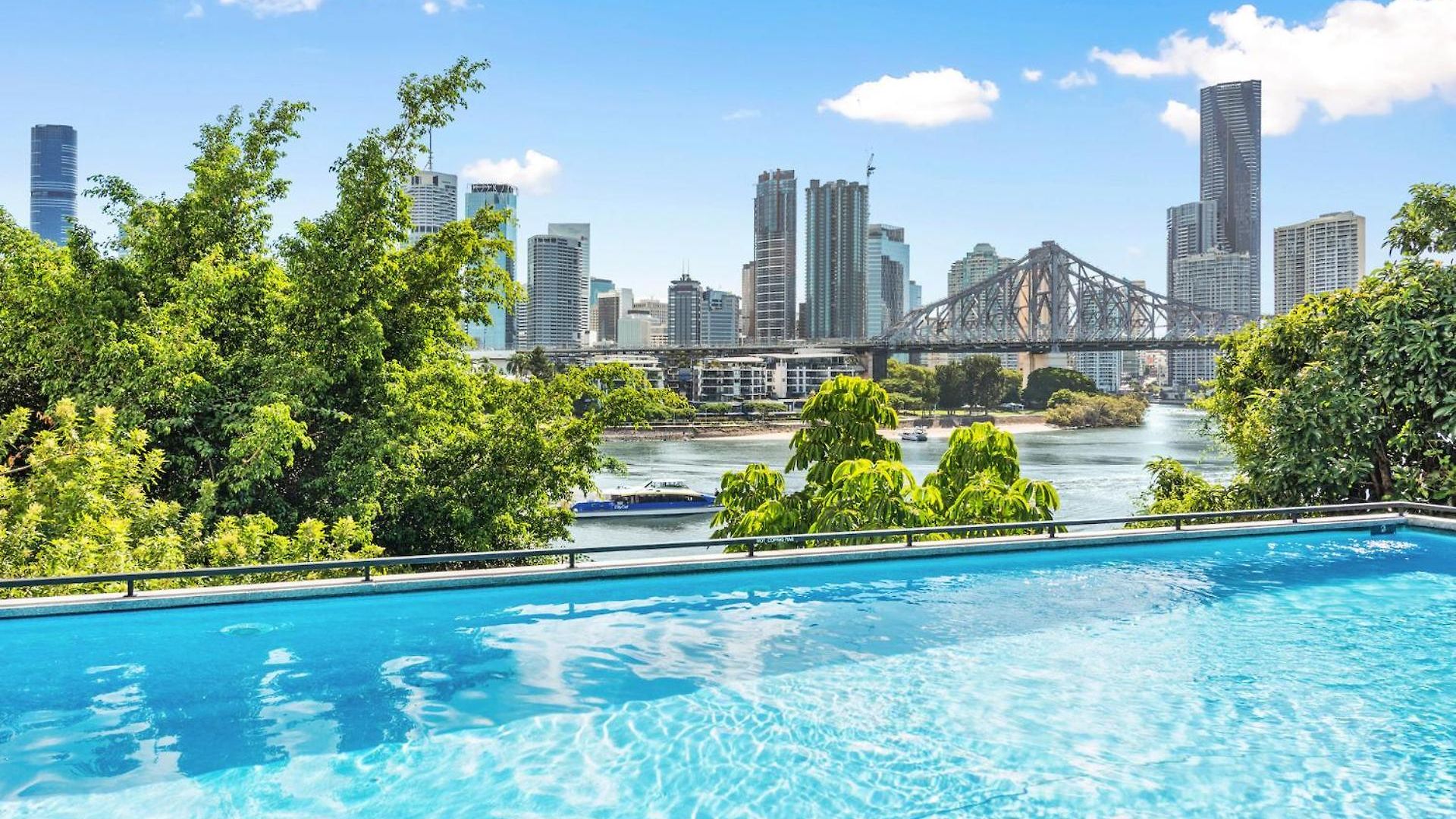 Sensational Cliff-top Waterfront Apartment