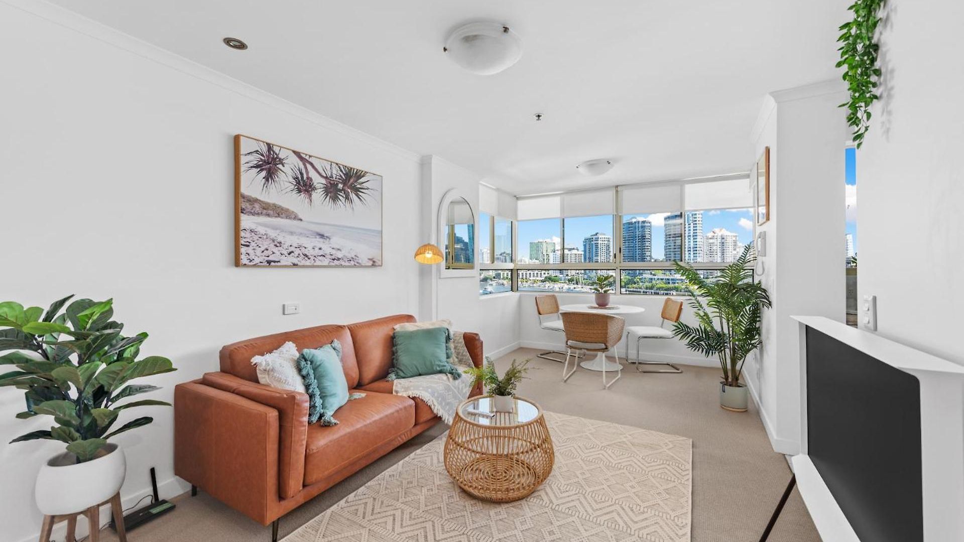 Sensational Cliff-top Waterfront Apartment Brisbane